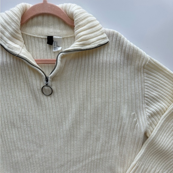 H&M Divided Womens XS Ribbed Knit Sweater With Zip Collar‎ 100% Acrylic - Picture 3 of 10